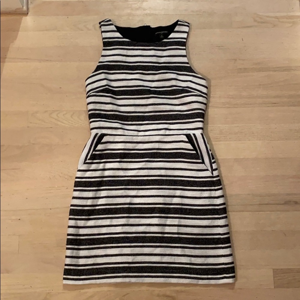 Banana Republic keyhole back black & white dress 6